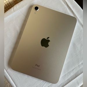 Apple iPad mini 6th Generation 256GB Starlight + Two Folio Cases